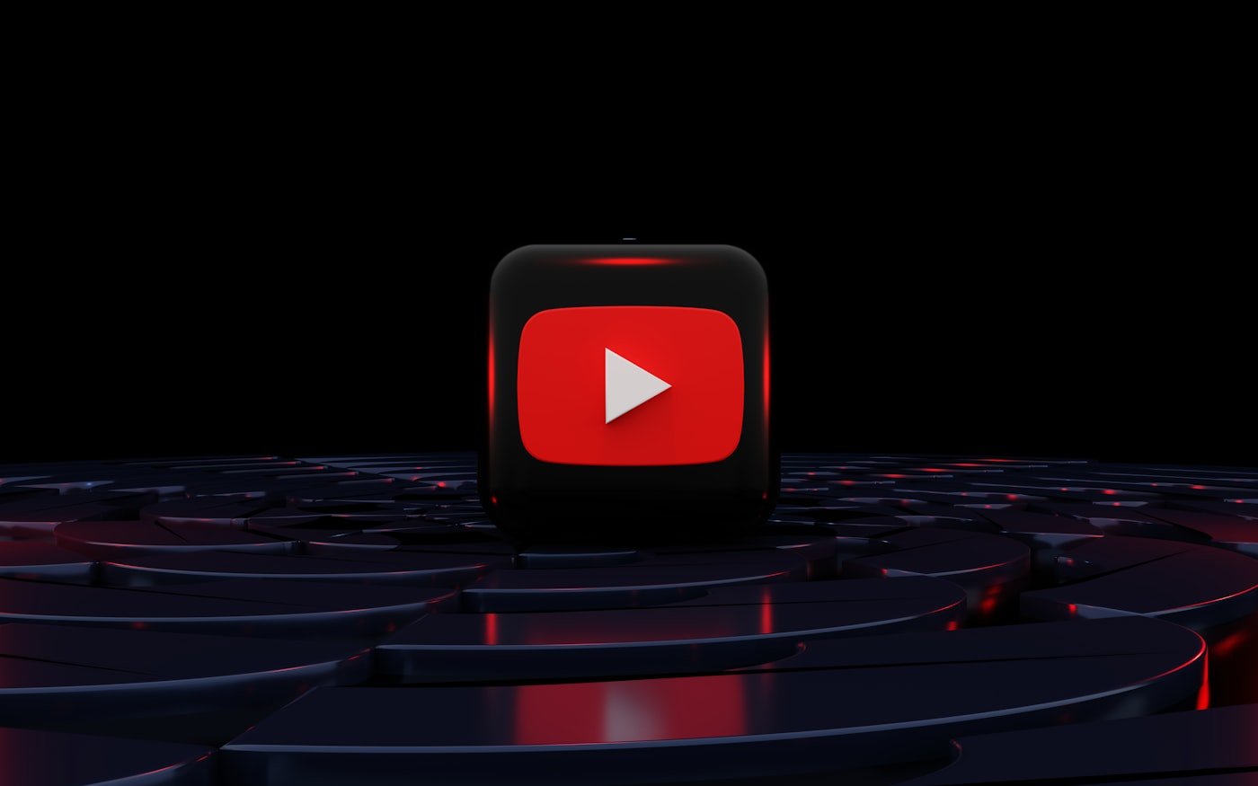 Painel de análises de canal do YouTube em um notebook