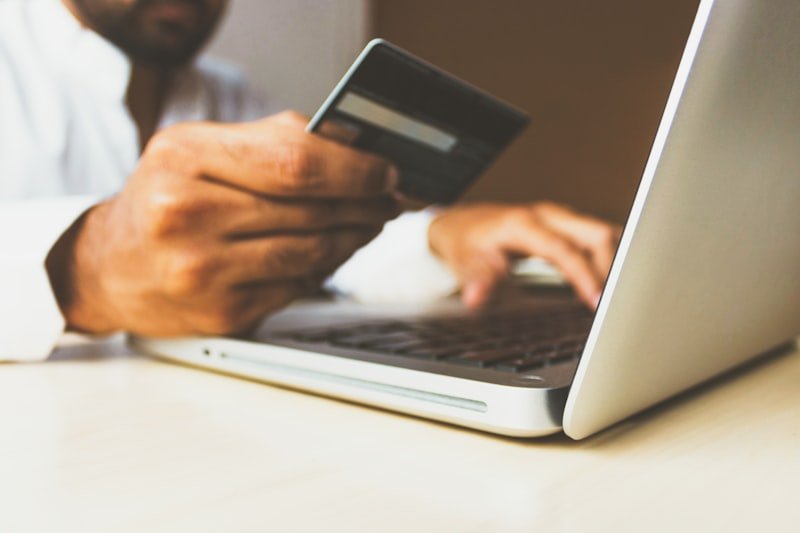 Compra online com cartão pelo celular