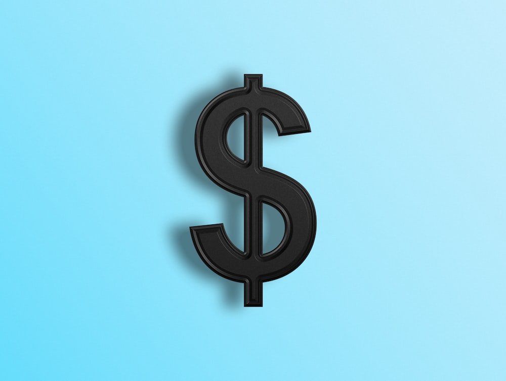 Painel digital com comparação de valores de produtos