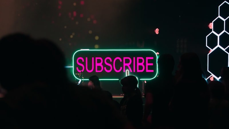 Grupo participando de comunidade online por videochamada