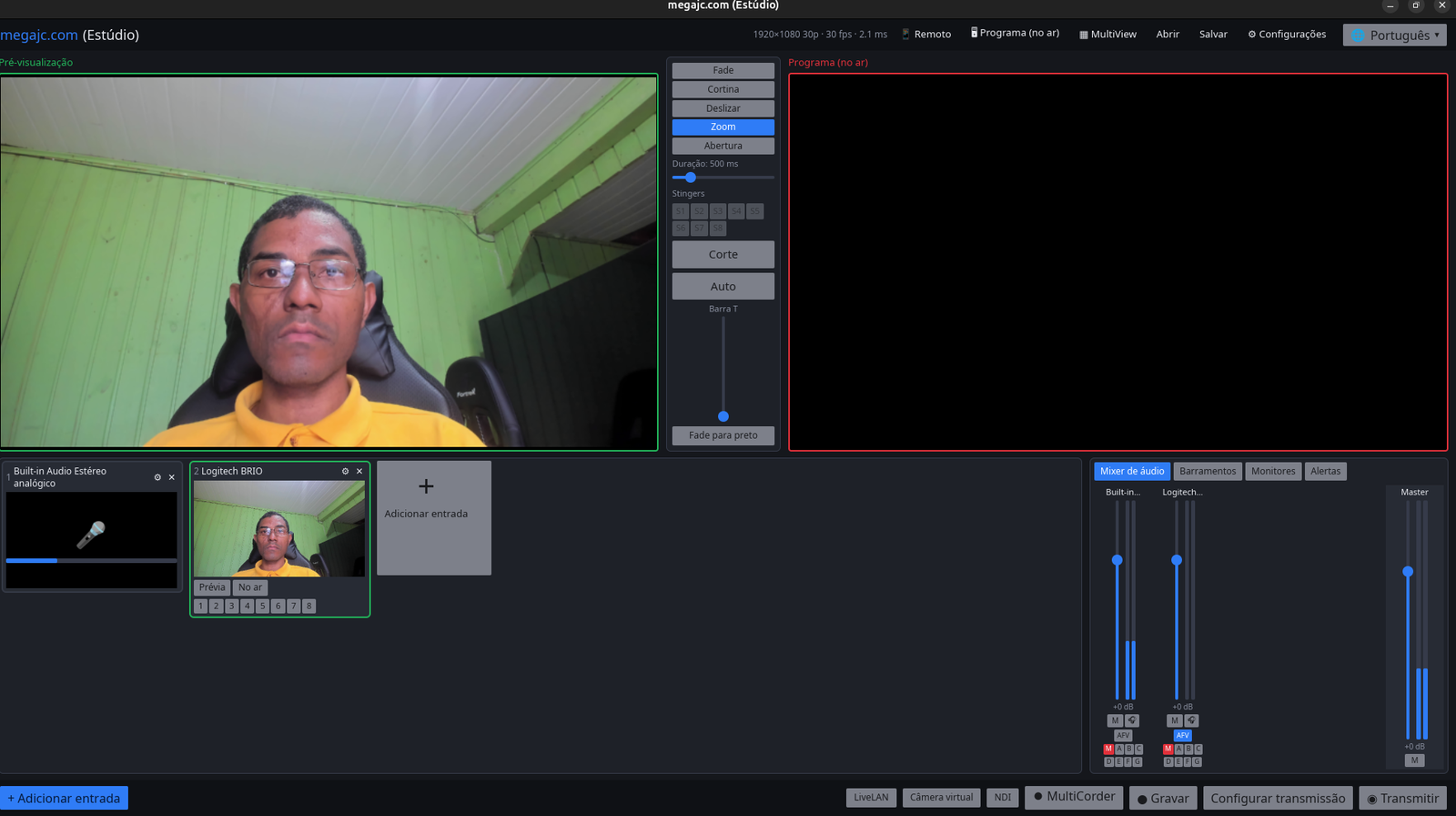 Estúdio: mesa de corte com pré-visualização, programa e mixer de áudio